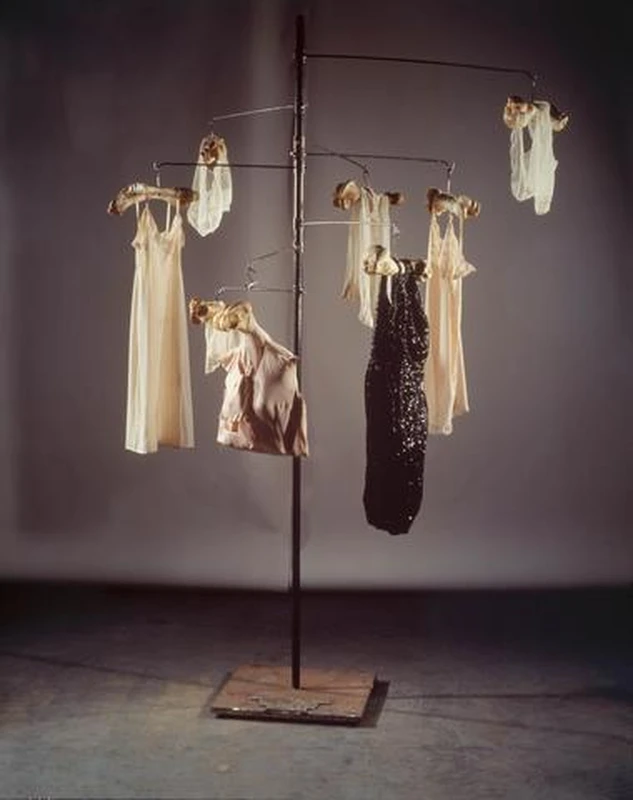 louise bourgeois clothes